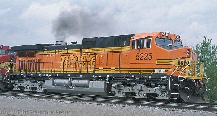 BNSF 5225 C44 9W.jpg